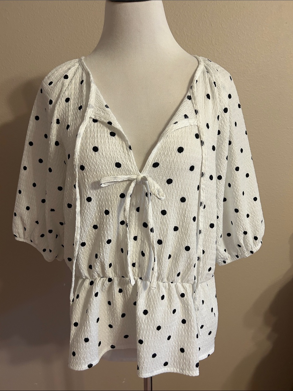 Jules & Leopold White Polka Dot Tie-Front Peplum Blouse